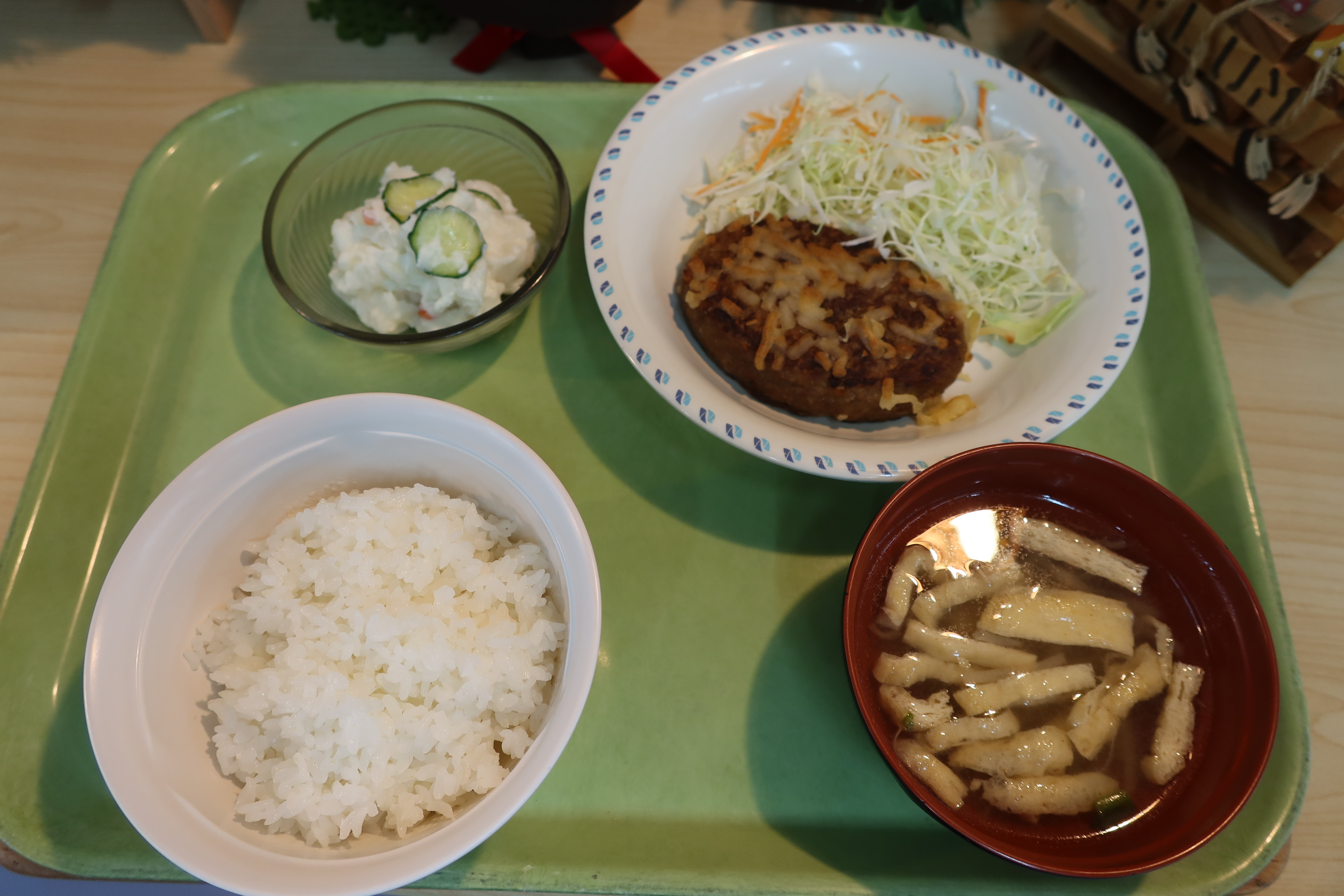 2026年度 寮食堂メニュー写真 5月 夕ごはん 5月1日
